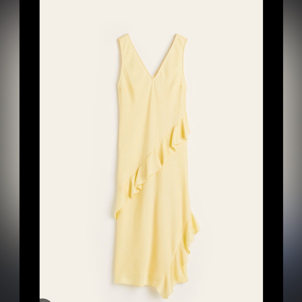 Elegant V-Neck Ruffle Detail Dress in Pale Yellow XS